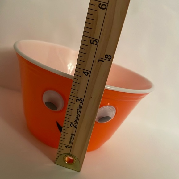 Googly Eyes plastic snack Bowl, new and reusable. Perfect for Halloween - Picture 15 of 17